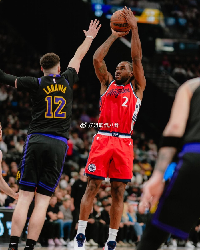 莱昂纳德复出再赢德比!26分钟轰24分5板4助 连续23场20+创新高|小卡|考瓦伊·莱昂纳德|快船|迈尔斯-莱昂纳德|科怀-伦纳德_新浪体育_新浪新闻