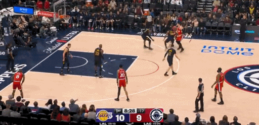 莱昂纳德复出再赢德比!26分钟轰24分5板4助 连续23场20+创新高|小卡|考瓦伊·莱昂纳德|快船|迈尔斯-莱昂纳德|科怀-伦纳德_新浪体育_新浪新闻