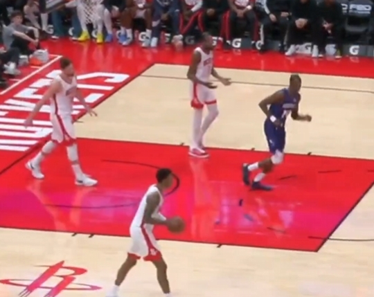 星空体育官网下载入口-网友:KD是毒瘤&太阳的事在火箭重演 KD:你没进过更衣室怎么知道