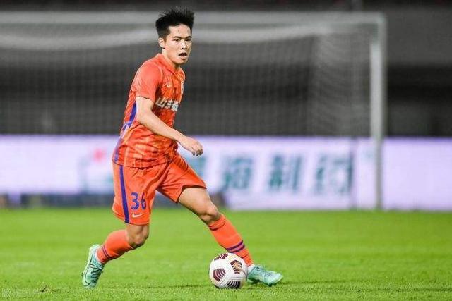 星空体育官网下载入口-足协杯三红人爆发泰山2比0胜宿敌 全场只上双外援