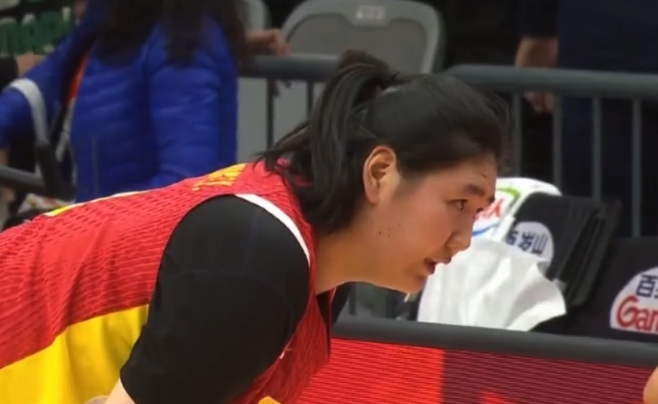 星空体育官网下载入口-女篮惨败比利时！全员低头沮丧，张子宇累坏，郑薇赛后与全队拥抱