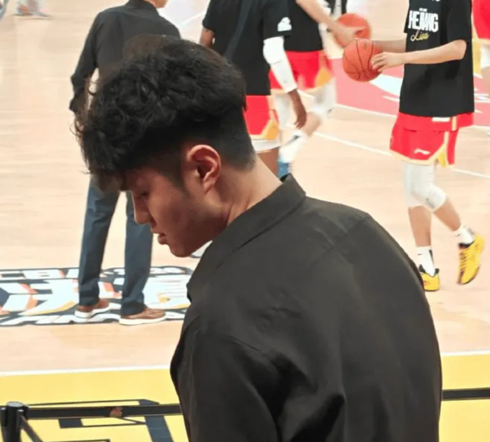 STAR SPORTS下载-男篮官宣曾凡博、贺希宁与王浩然增补短训营,都是即战力球员!|季后赛|国家队|广东男篮|广东宏远|北京首钢_新浪体育_新浪新闻